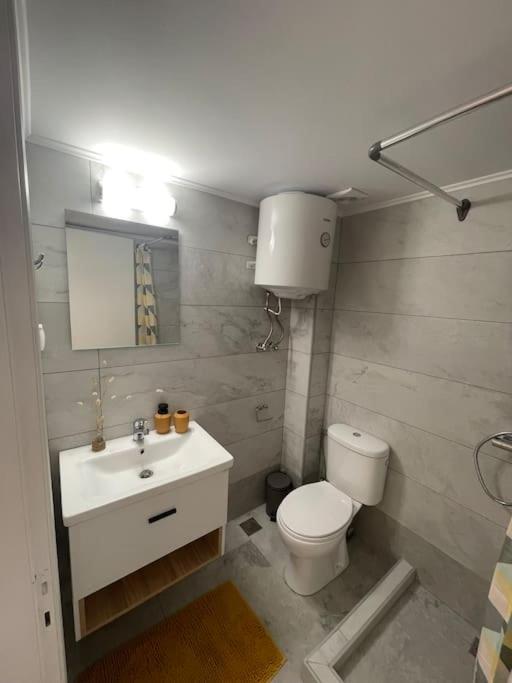 Vatos Studio Apartment *