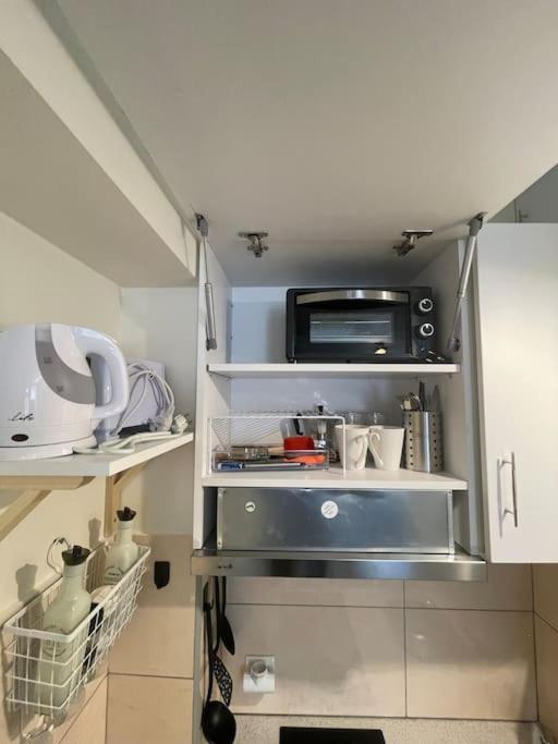 Vatos Studio Apartment *